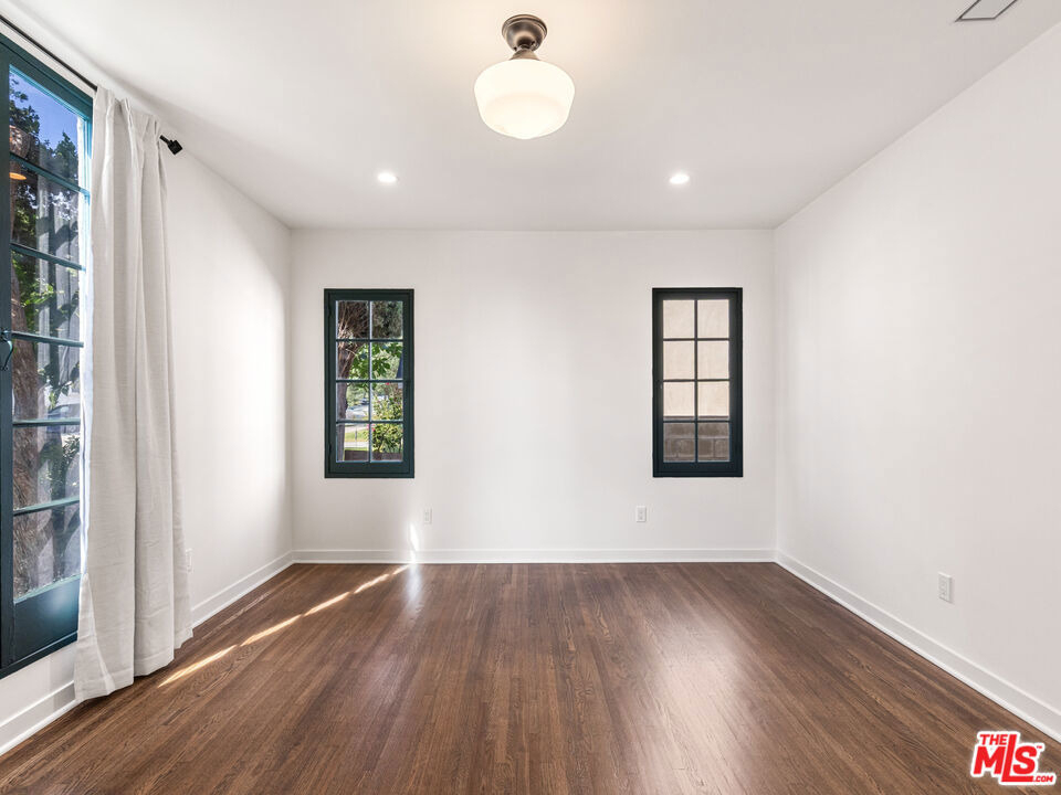926 E Dryden Street - Photo 32