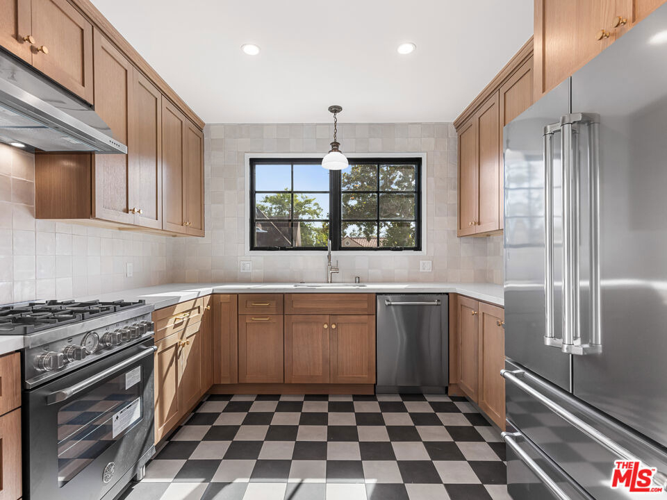 926 E Dryden Street - Photo 15