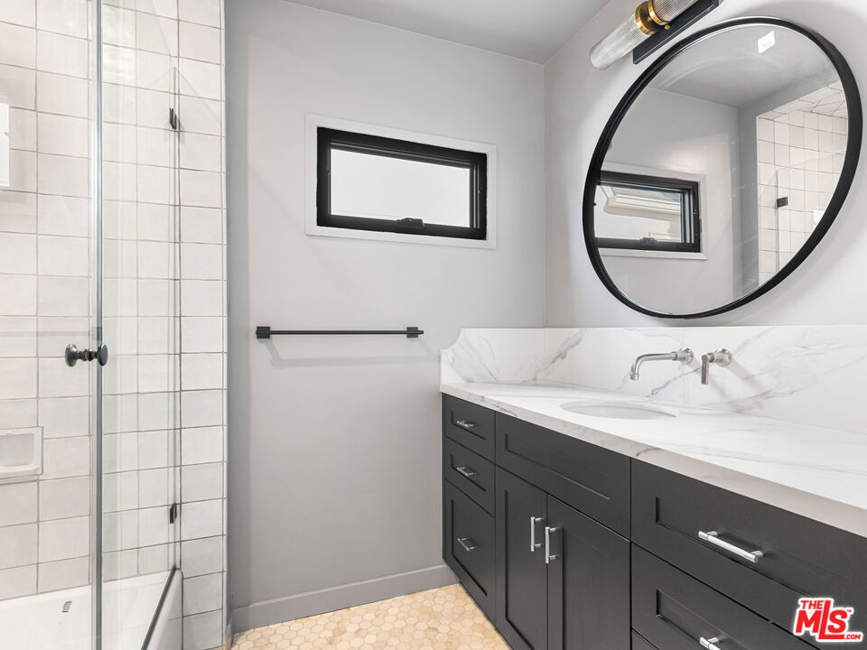 926 E Dryden Street - Photo 30