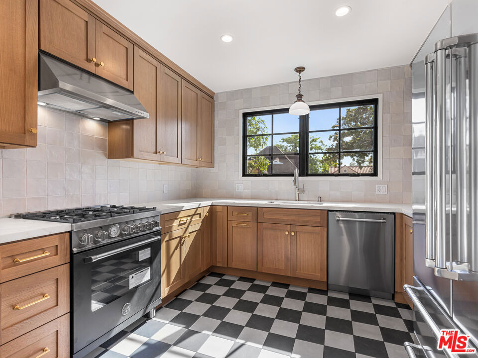 926 E Dryden Street - Photo 16