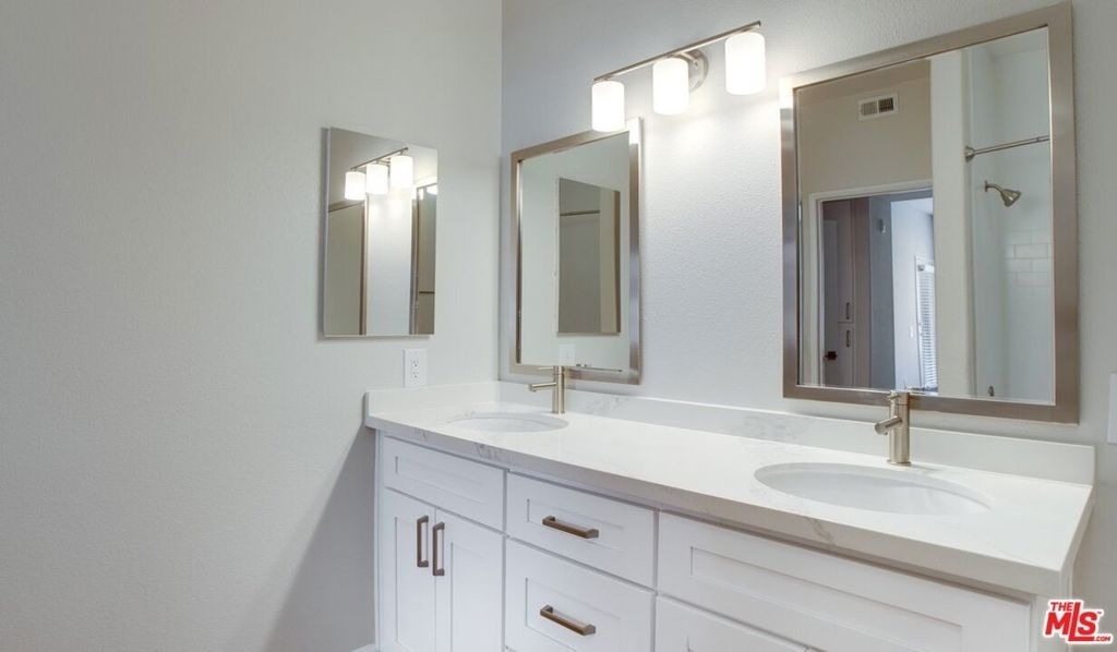 5553 W 6th Street - Photo 4
