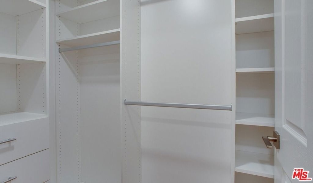 5553 W 6th Street - Photo 3