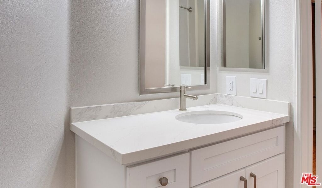 5557 W 6th Street - Photo 4