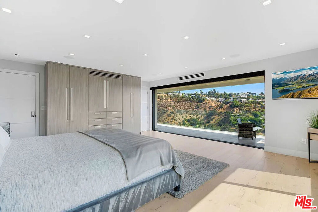 8401 Wyndham Road - Photo 31