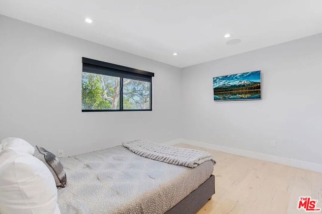 8401 Wyndham Road - Photo 5