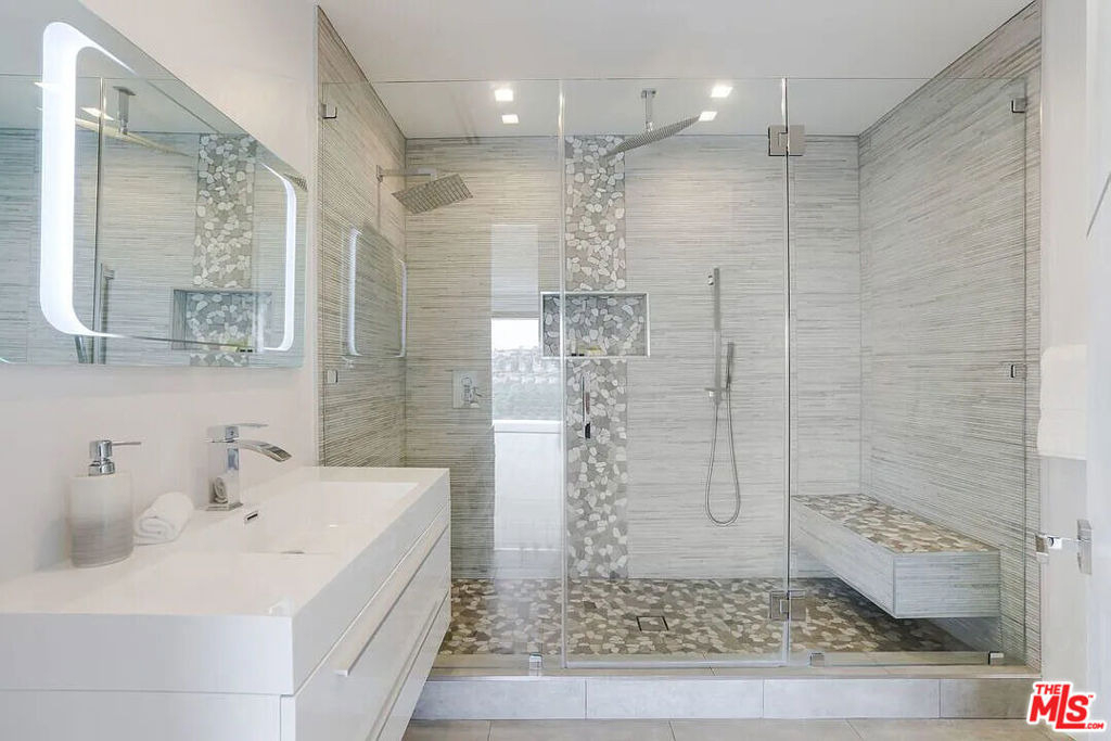 8401 Wyndham Road - Photo 7