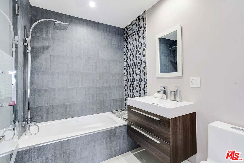 8401 Wyndham Road - Photo 4