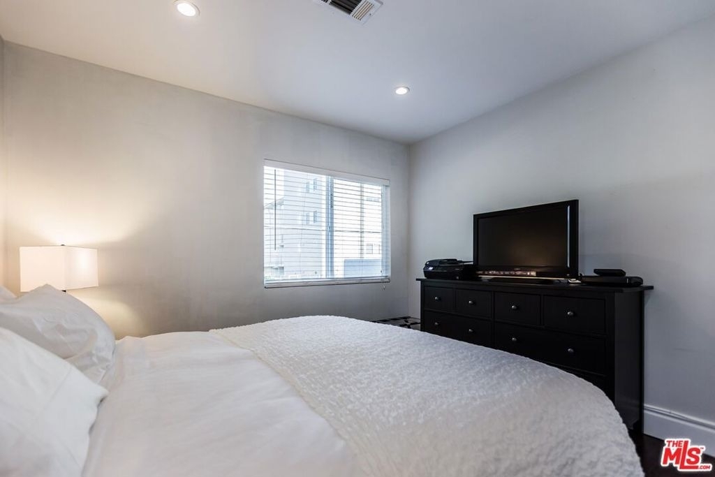4409 Irvine Avenue - Photo 15