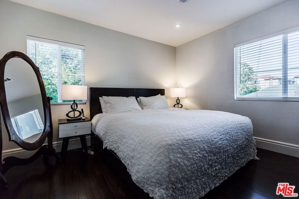 4409 Irvine Avenue - Photo 2