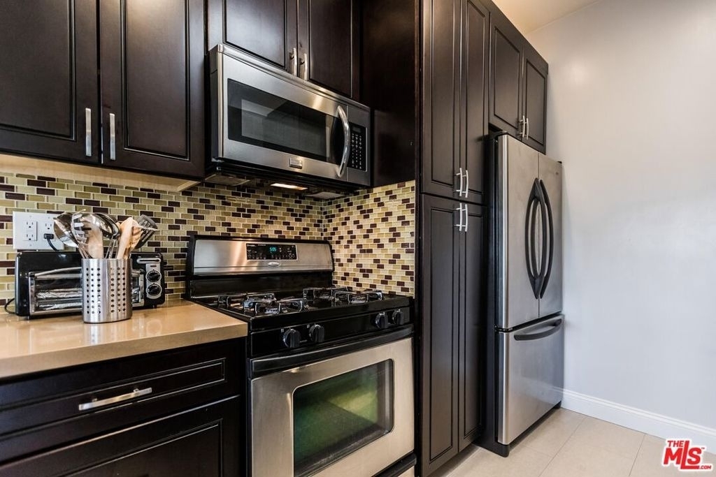 4409 Irvine Avenue - Photo 8