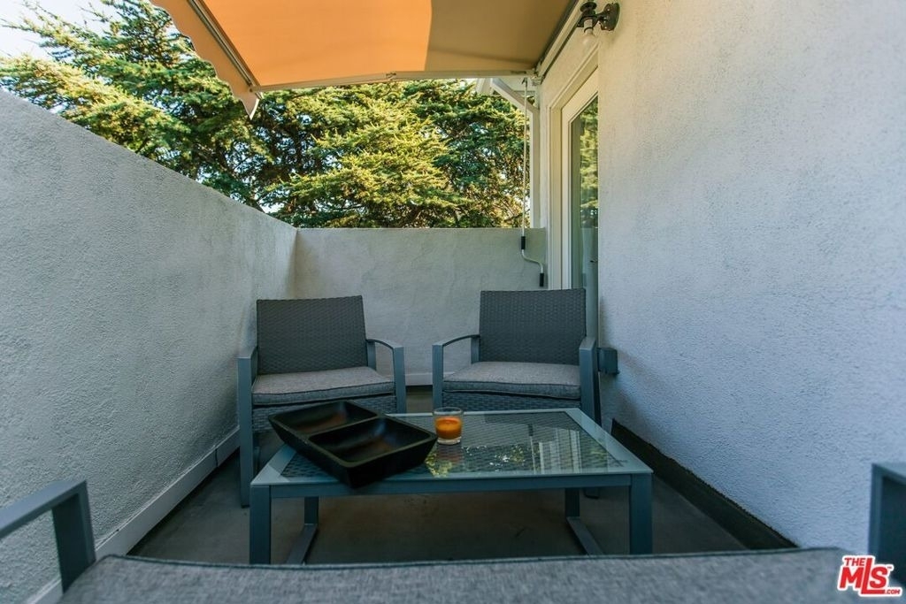 4409 Irvine Avenue - Photo 4