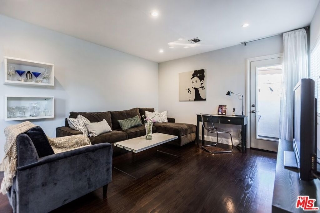 4409 Irvine Avenue - Photo 0