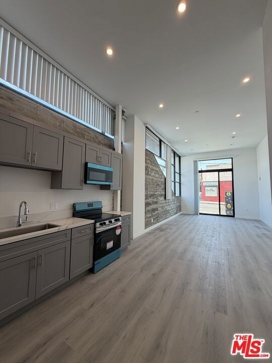 1870 E 1st Street - Photo 5