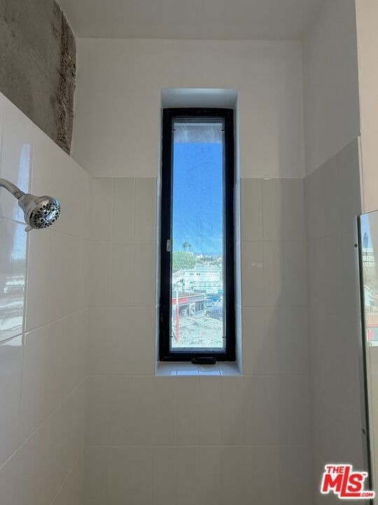 1870 E 1st Street - Photo 10