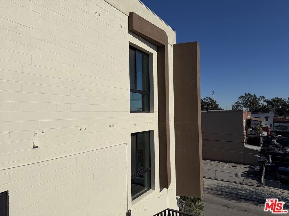 1870 E 1st Street - Photo 12