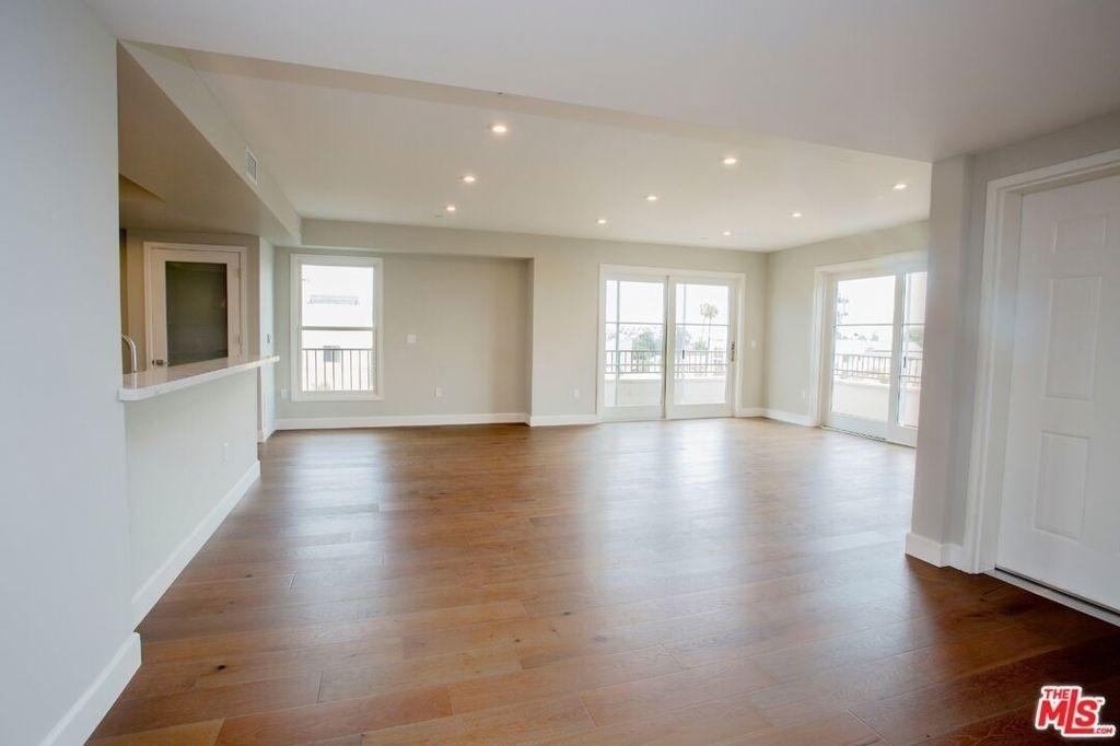 1500 S Beverly Drive - Photo 2