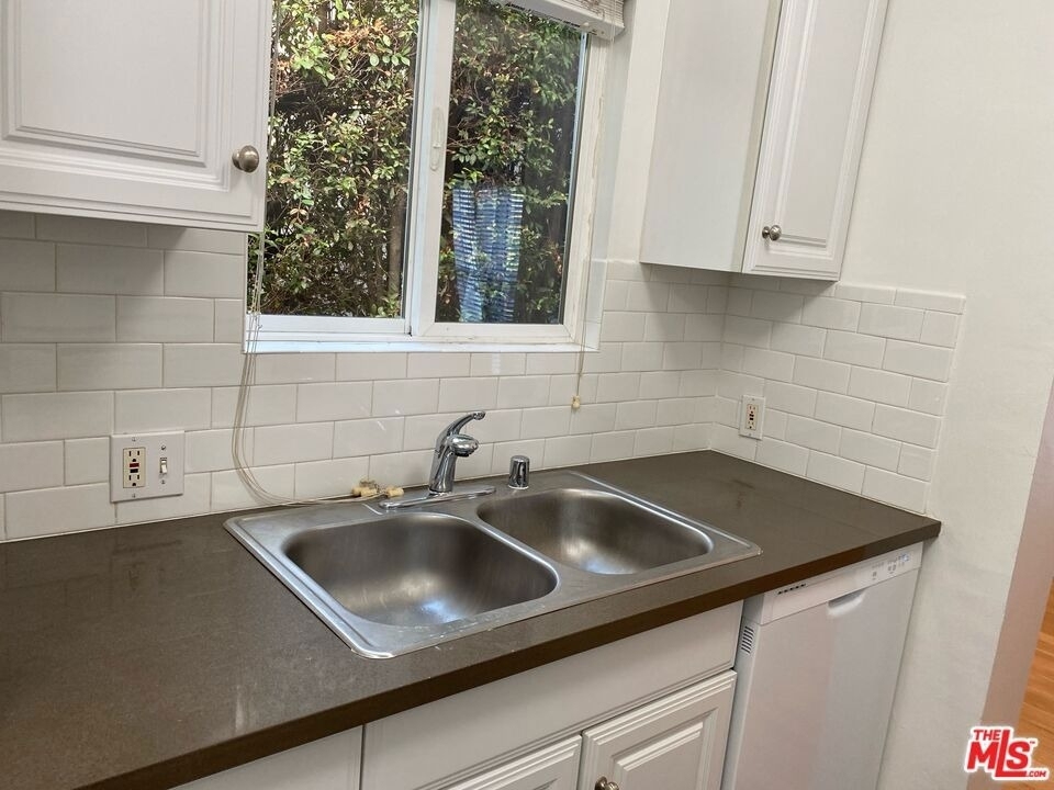 9609 W Olympic Boulevard - Photo 7