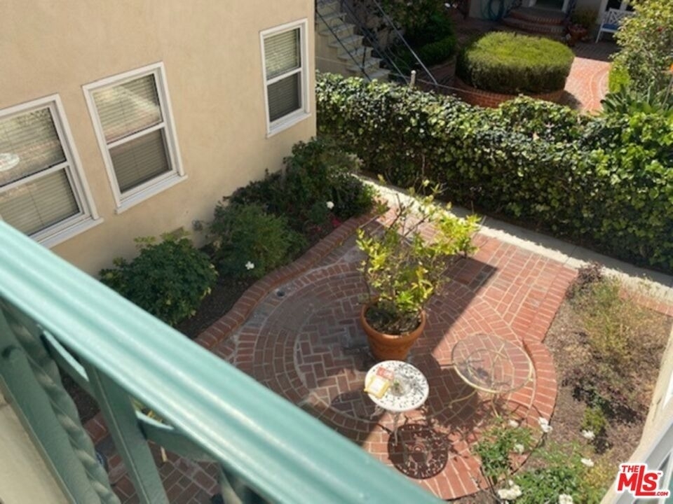 9609 W Olympic Boulevard - Photo 2