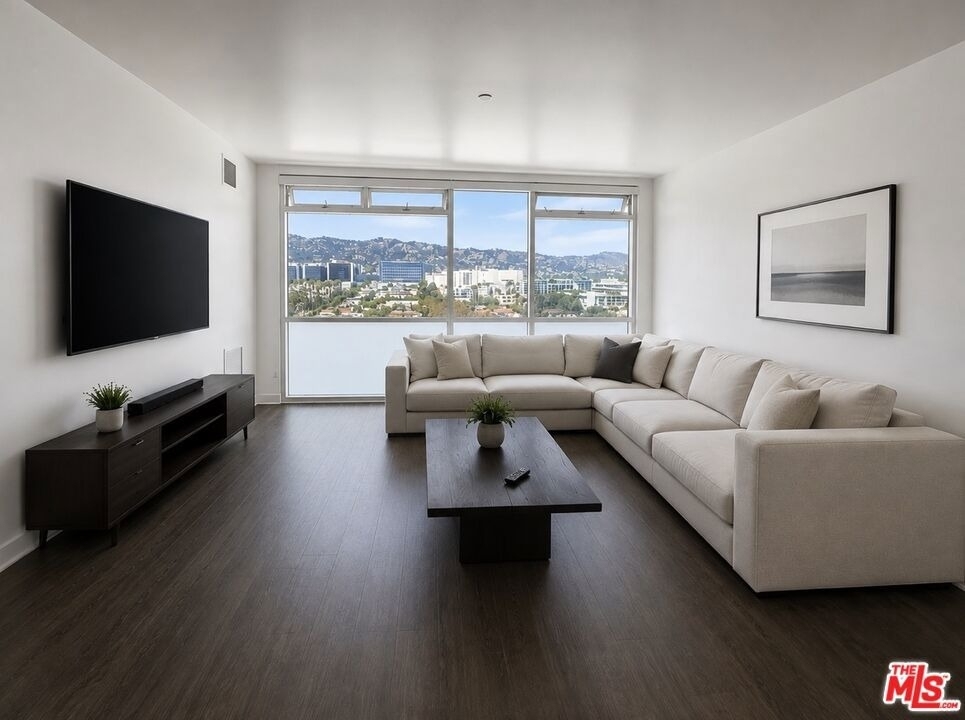 8601 Wilshire Blvd - Photo 0