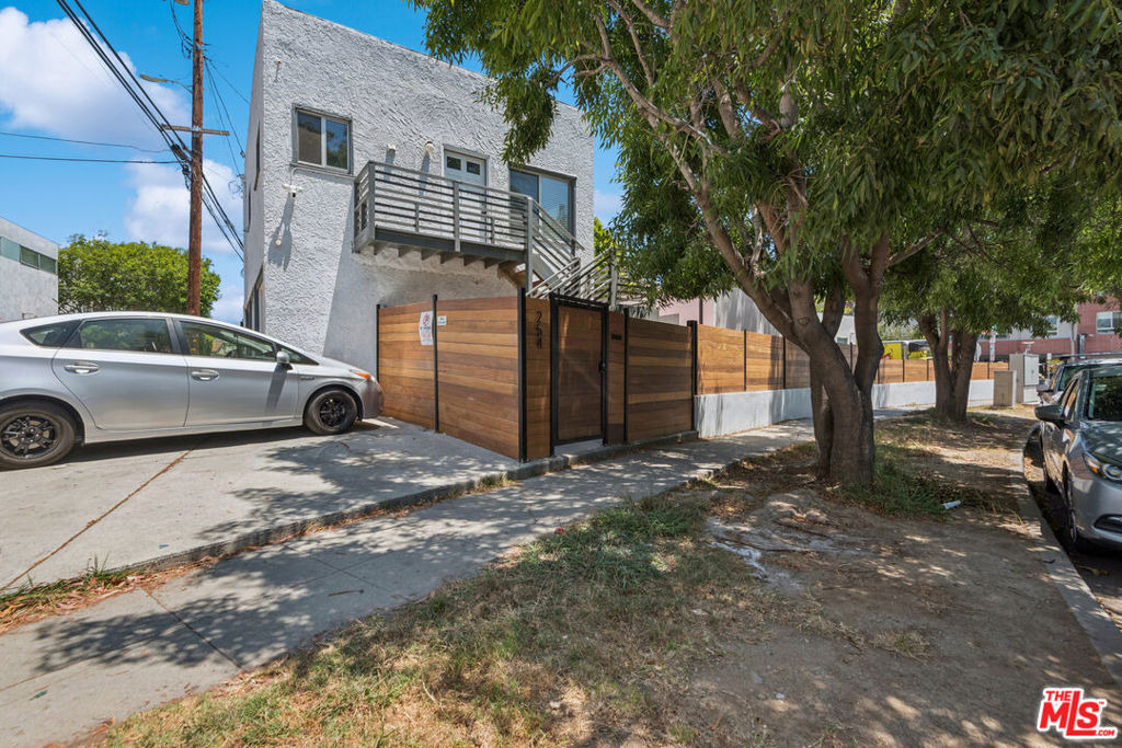 254 5th Avenue - Photo 0