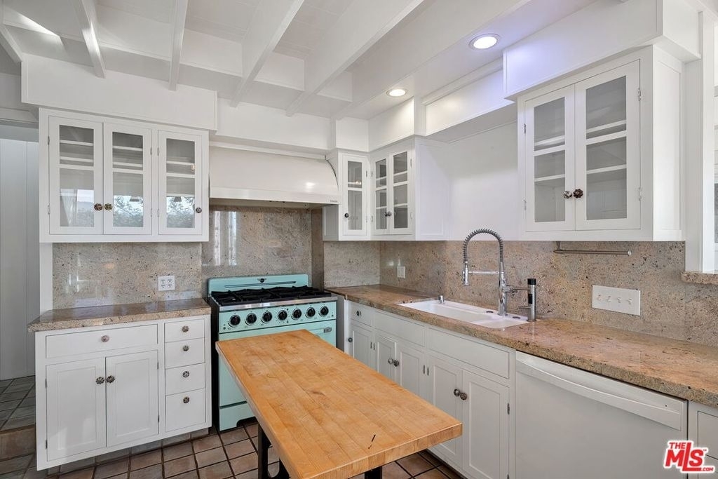 339 Adelaide Drive - Photo 24