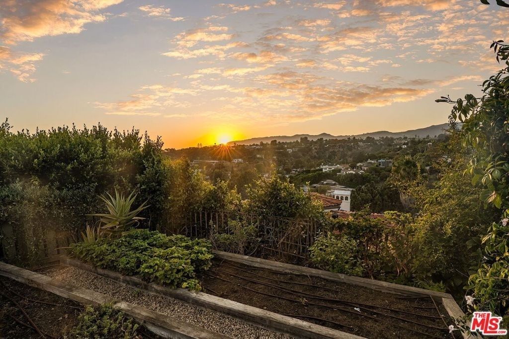339 Adelaide Drive - Photo 32
