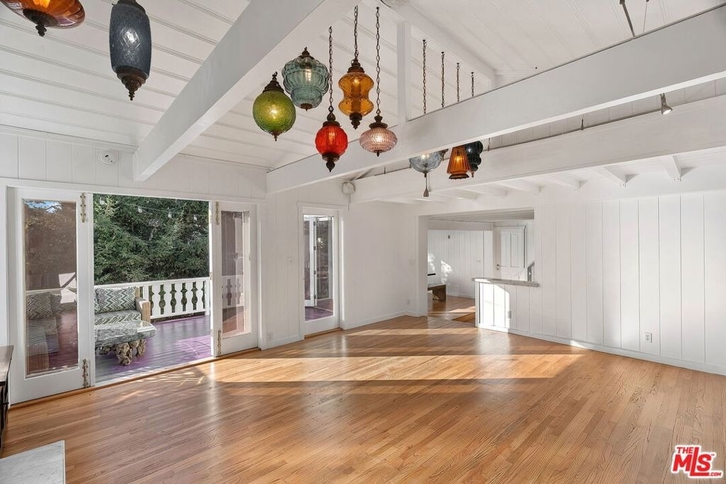 339 Adelaide Drive - Photo 5