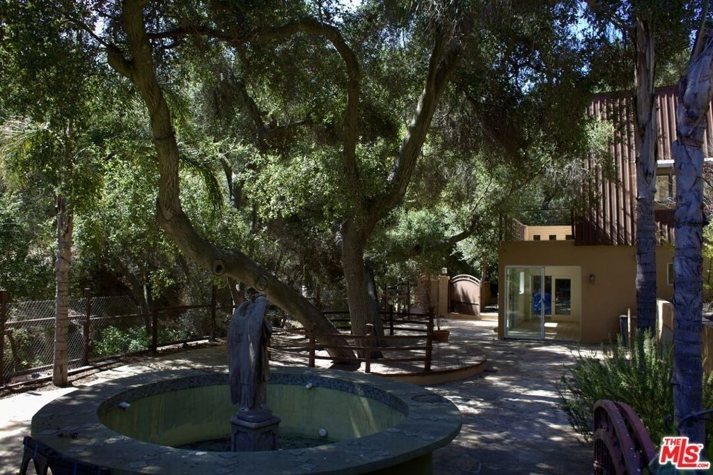 1578 Topanga Skyline Drive - Photo 20