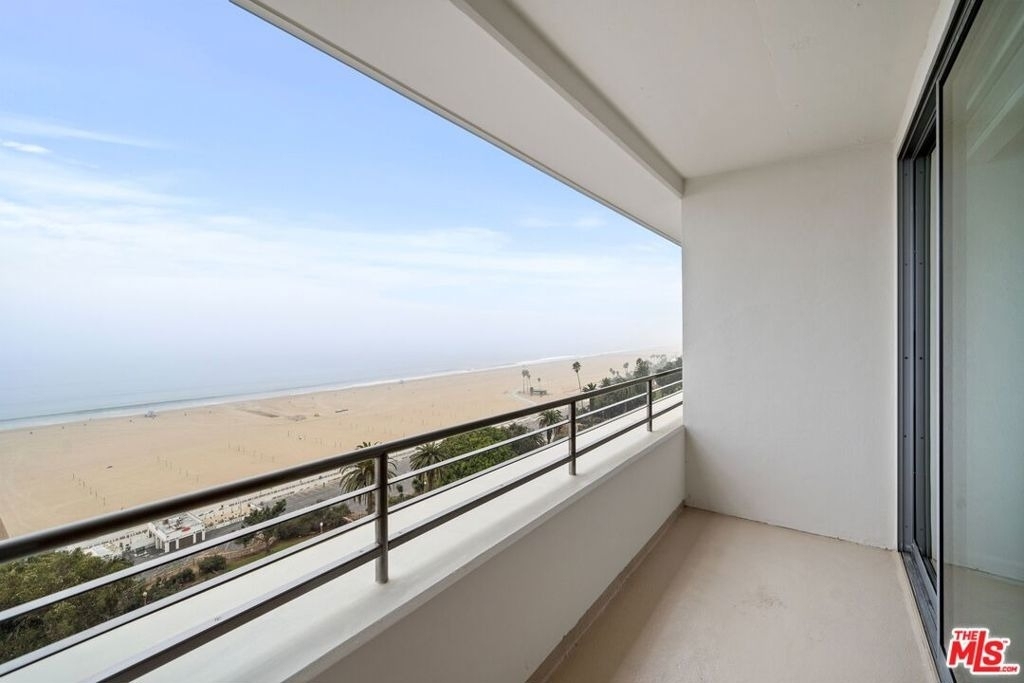 1221 W Ocean Avenue - Photo 3
