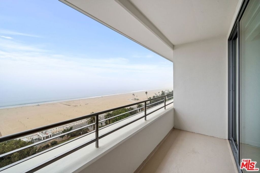1221 W Ocean Avenue - Photo 33