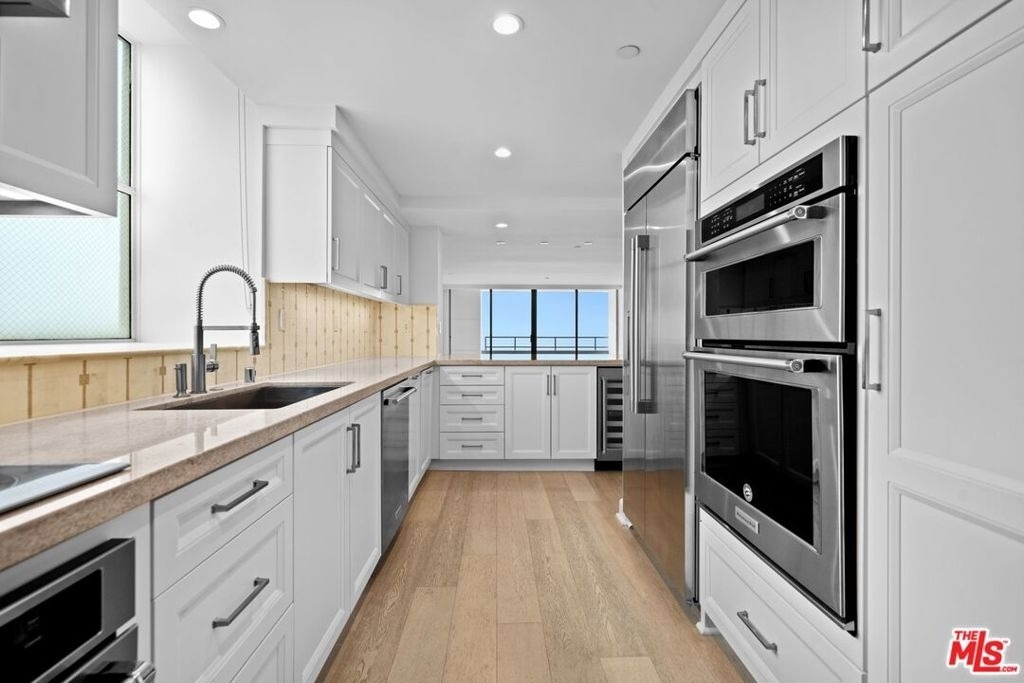 1221 W Ocean Avenue - Photo 4