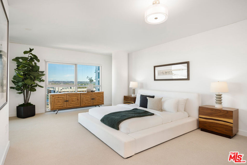 13650 Marina Pointe Drive - Photo 3