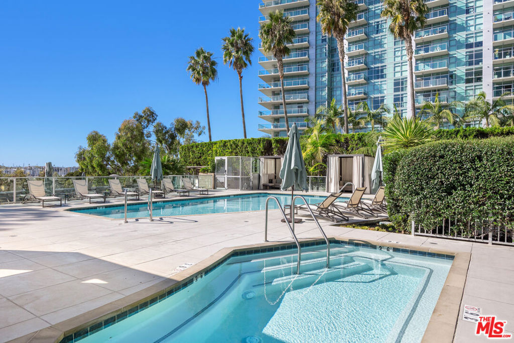 13650 Marina Pointe Drive - Photo 21