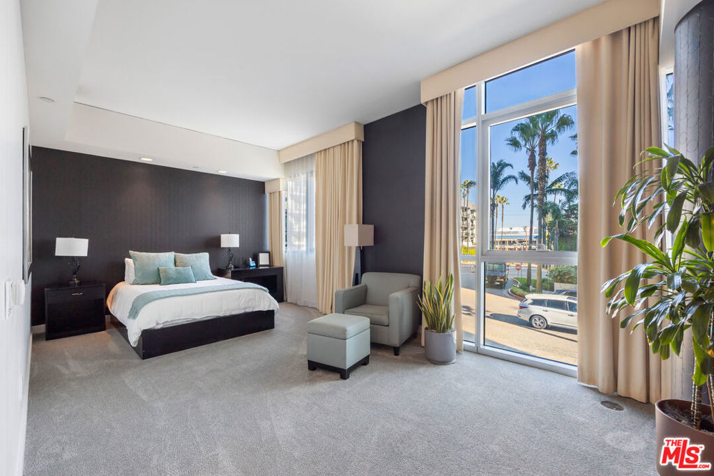 13650 Marina Pointe Drive - Photo 12