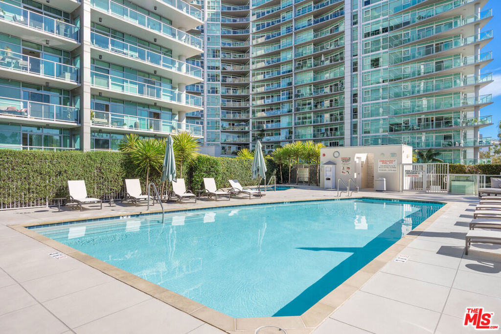 13650 Marina Pointe Drive - Photo 20