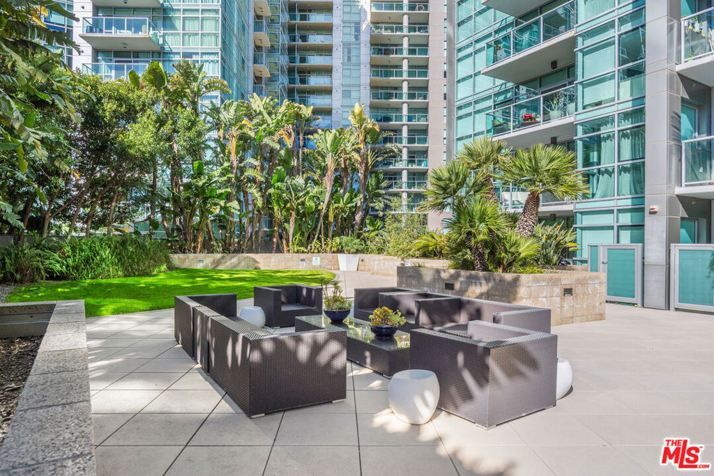 13650 Marina Pointe Drive - Photo 25