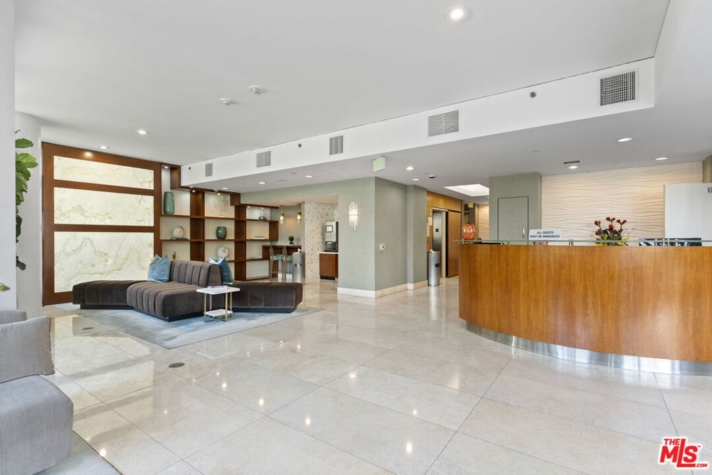 13650 Marina Pointe Drive - Photo 11