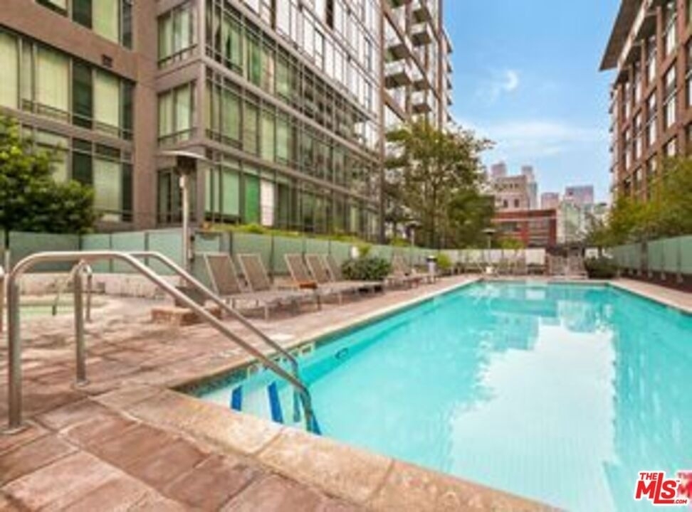 1100 S Hope Street - Photo 14