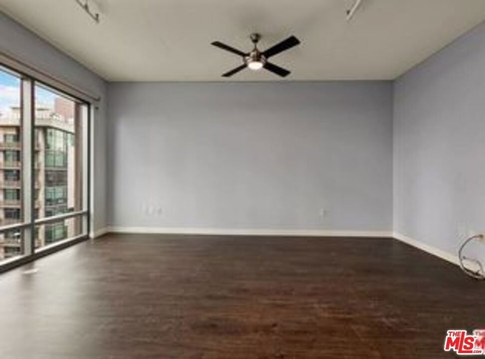 1100 S Hope Street - Photo 3