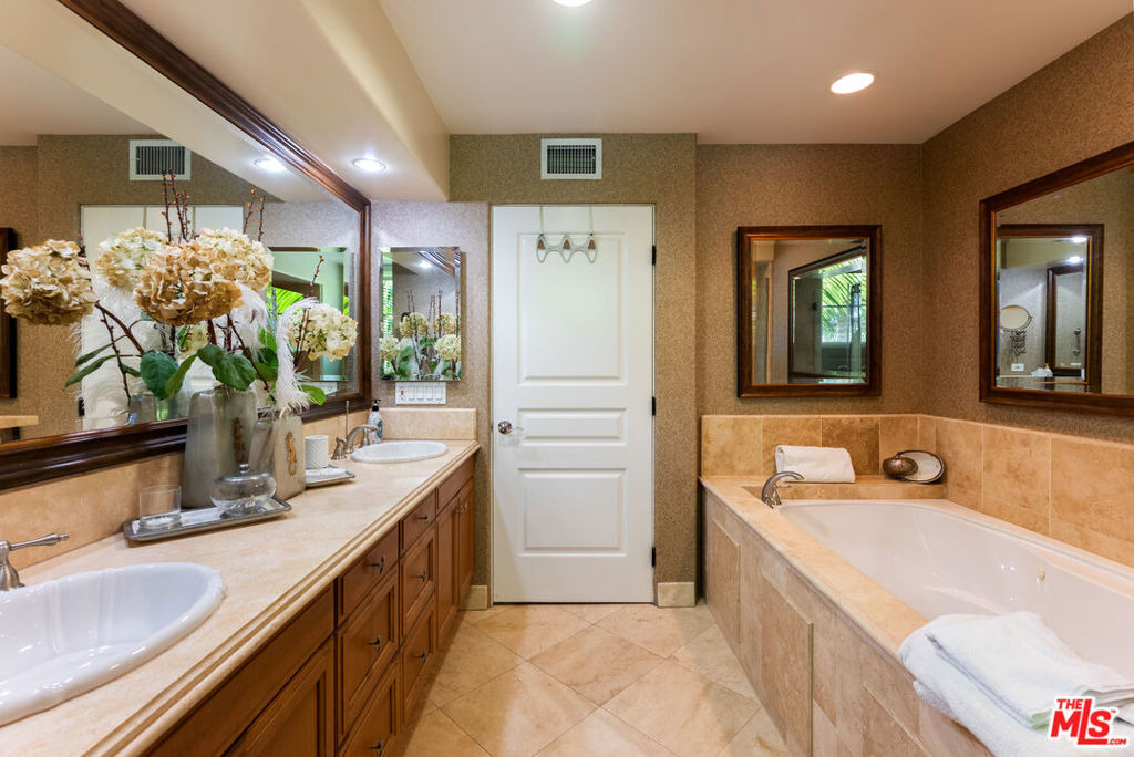 10795 Wilshire Boulevard - Photo 24
