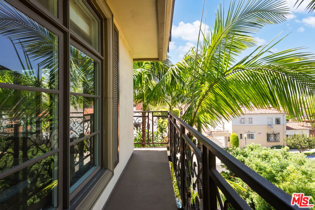 10795 Wilshire Boulevard - Photo 32