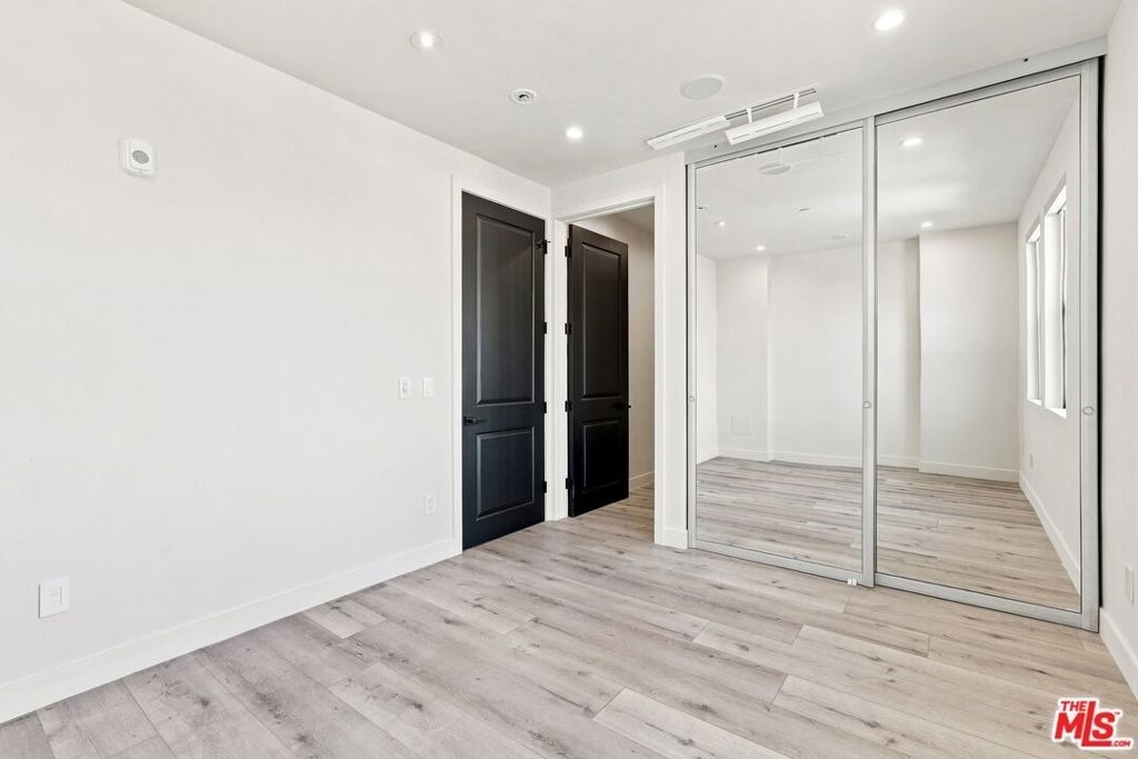 8121 Norton Avenue - Photo 29