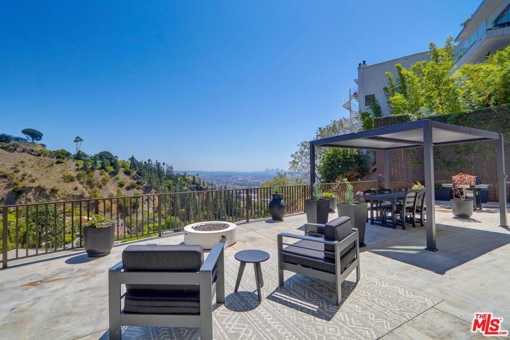 8528 Hillside Avenue - Photo 1