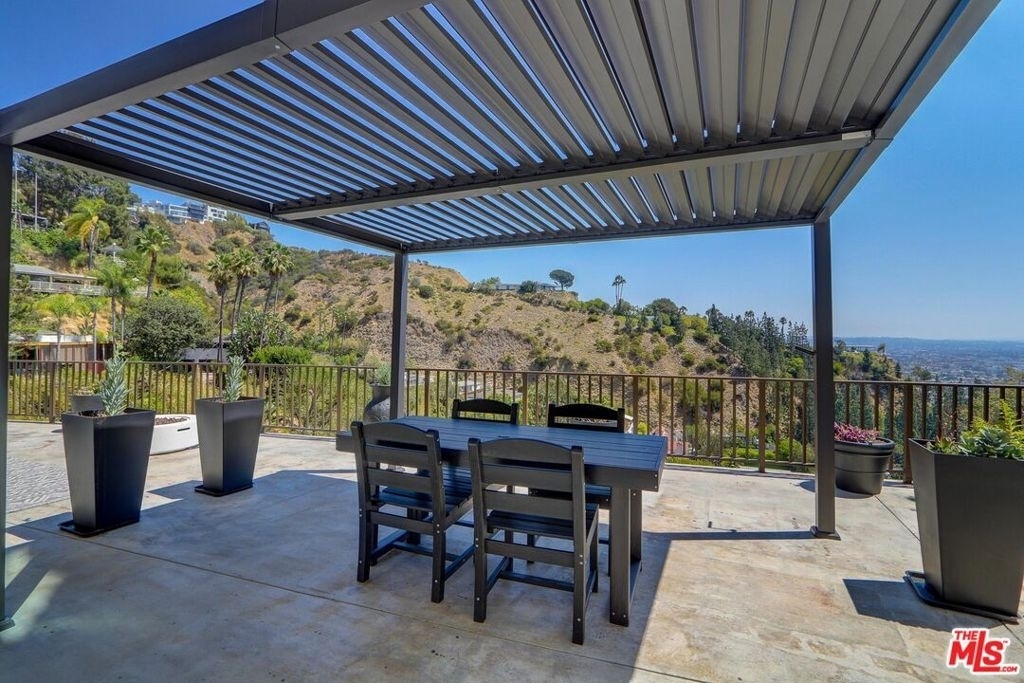 8528 Hillside Avenue - Photo 31