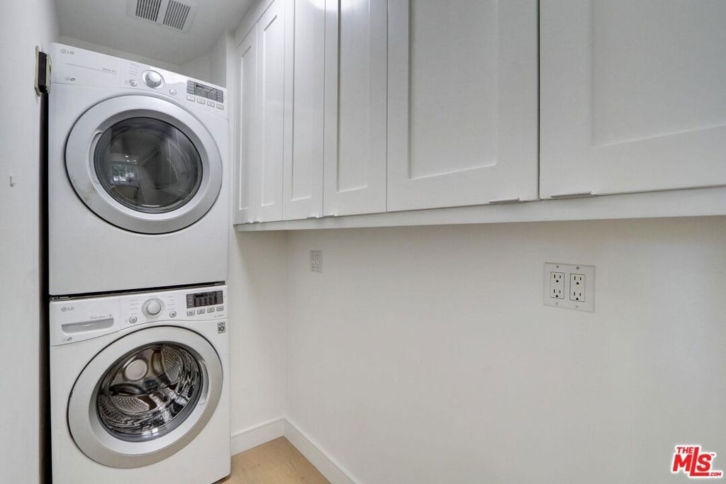 8528 Hillside Avenue - Photo 30