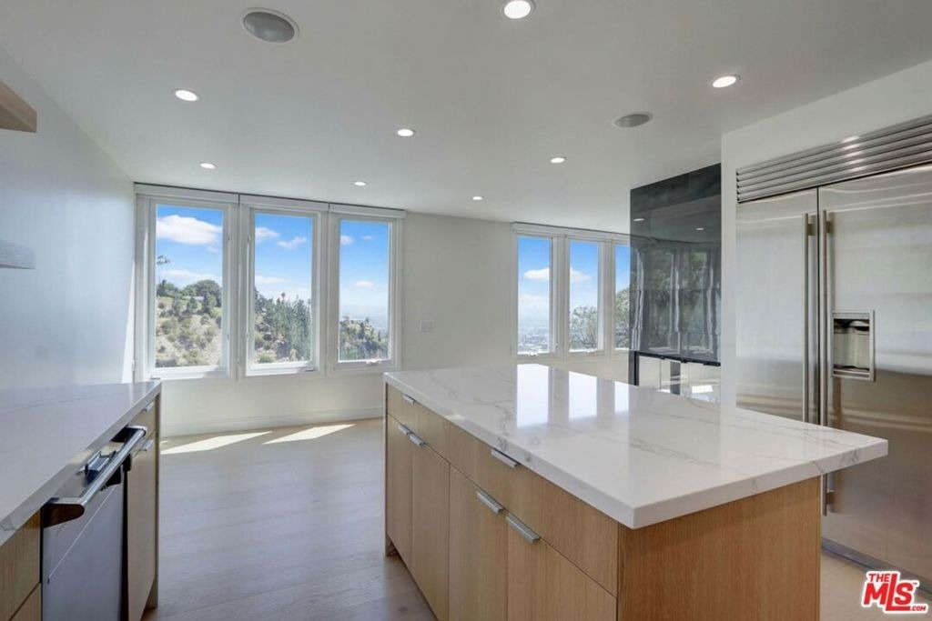 8528 Hillside Avenue - Photo 29
