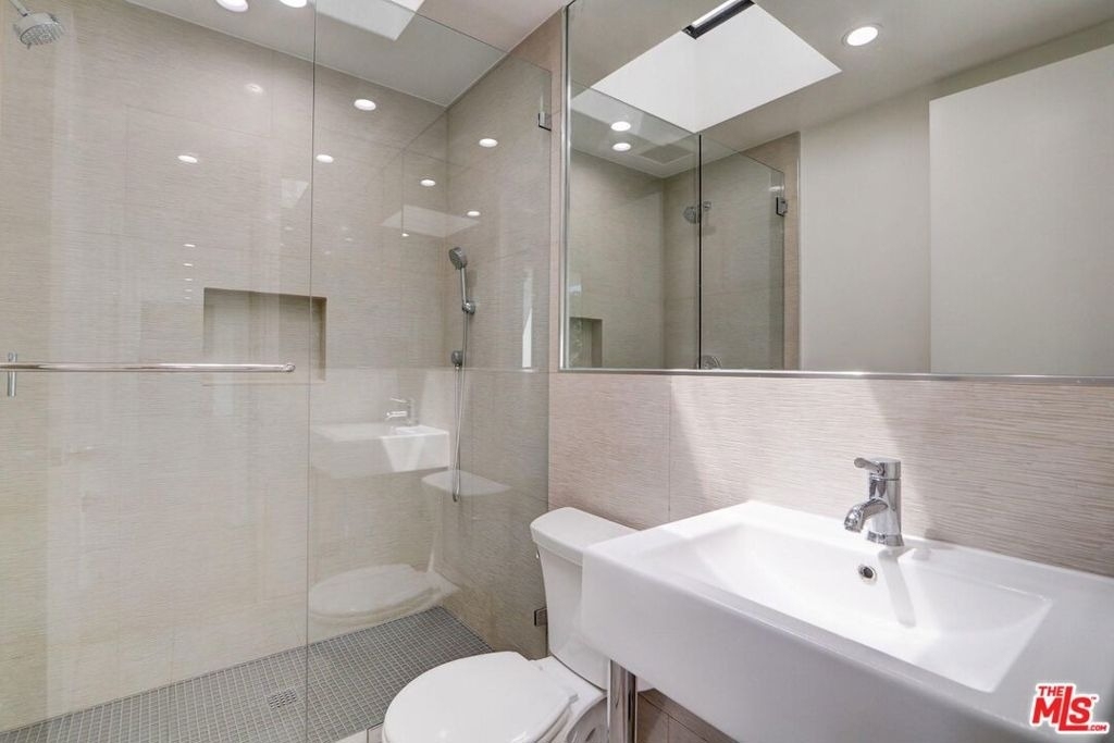 8528 Hillside Avenue - Photo 25