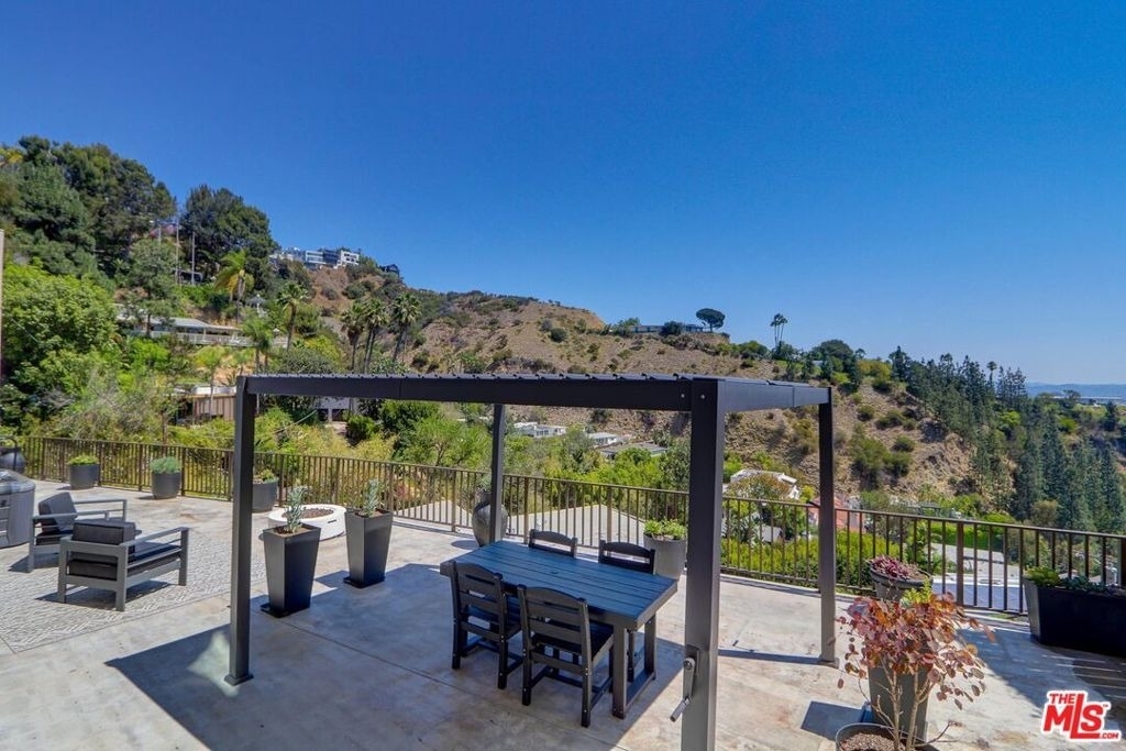 8528 Hillside Avenue - Photo 34