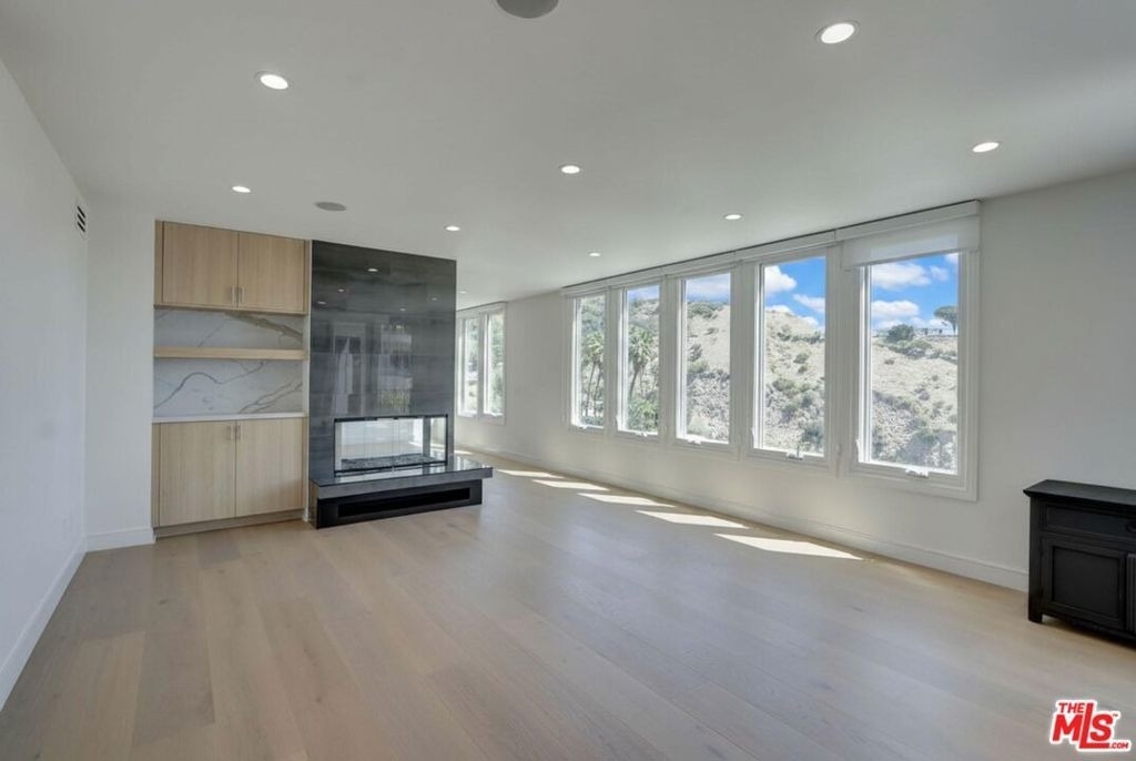 8528 Hillside Avenue - Photo 28