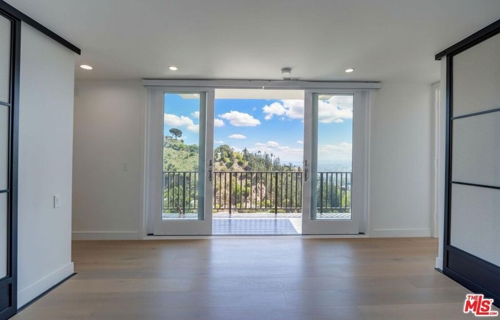 8528 Hillside Avenue - Photo 21